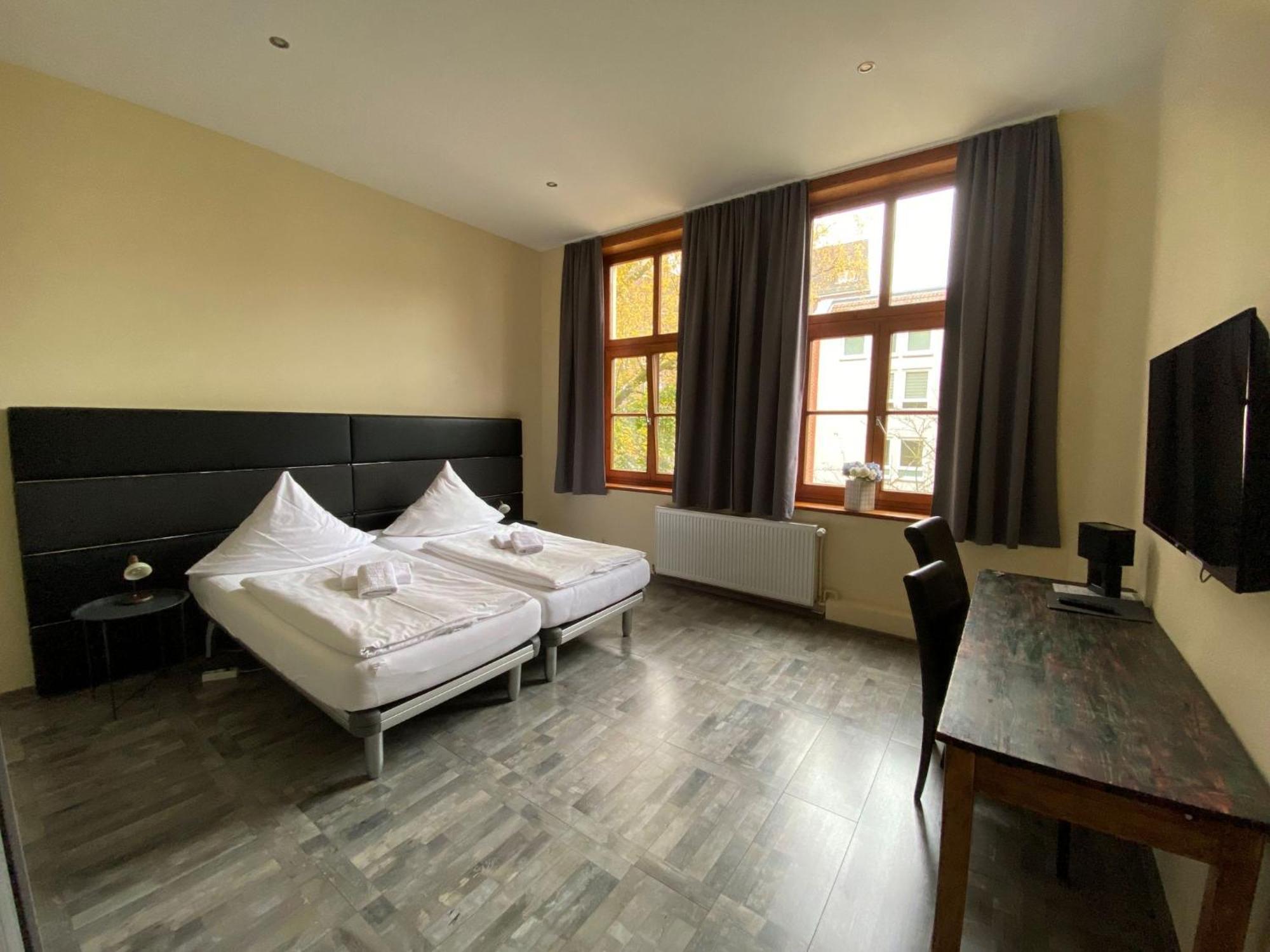Avalon Bed & Breakfast Themen/- Nichtraucherhotel Hannover Exterior photo