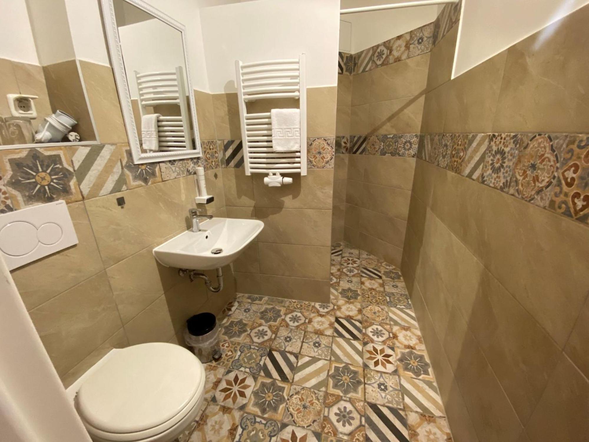 Avalon Bed & Breakfast Themen/- Nichtraucherhotel Hannover Exterior photo