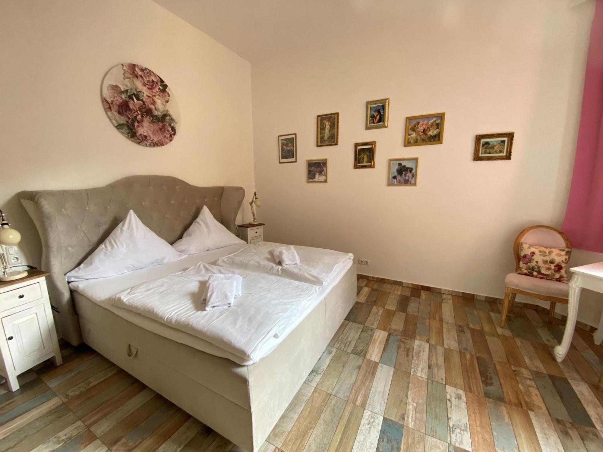 Avalon Bed & Breakfast Themen/- Nichtraucherhotel Hannover Exterior photo